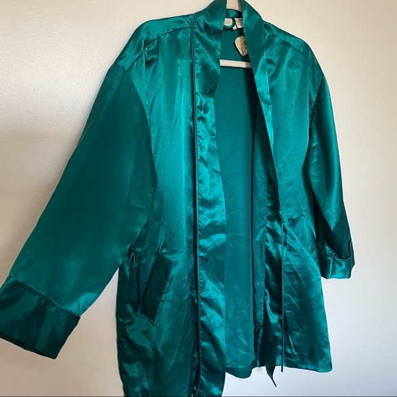 Victoria’s Secret Gold Label Vintage Green Kimono NWT missing belt - Picture 3 of 6